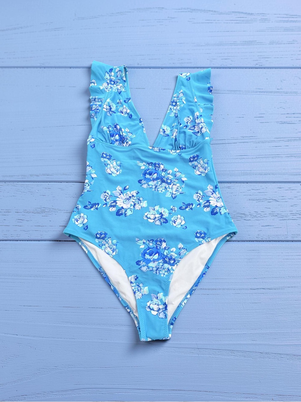 NWT Cupshe Blue Floral Swimsuit